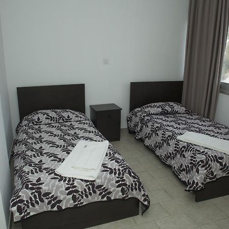 Anemos Apartments Limassol Bagian luar foto