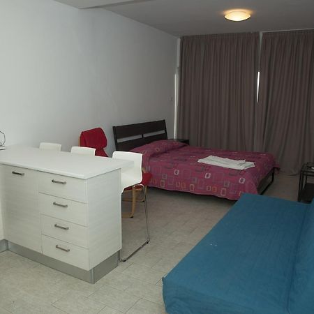 Anemos Apartments Limassol Bagian luar foto