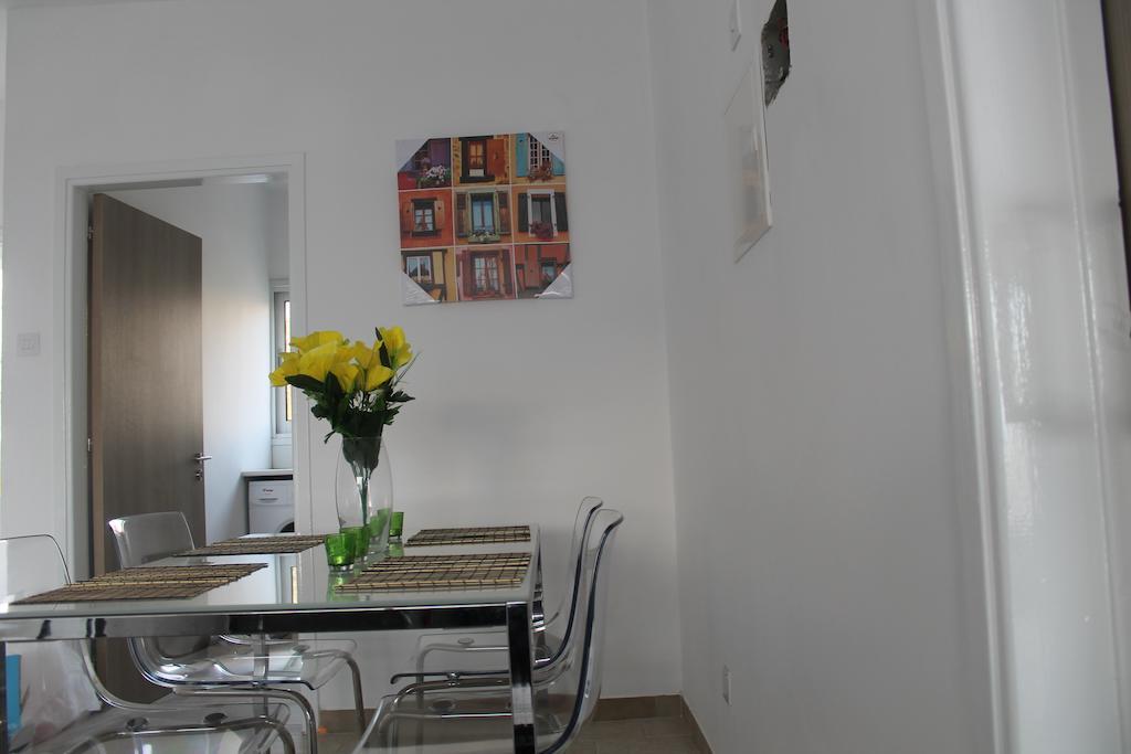 Anemos Apartments Limassol Bagian luar foto