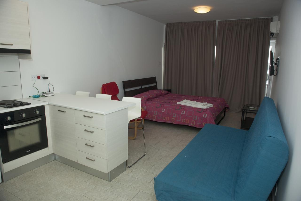 Anemos Apartments Limassol Bagian luar foto