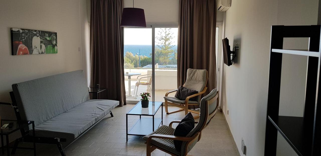 Anemos Apartments Limassol Bagian luar foto
