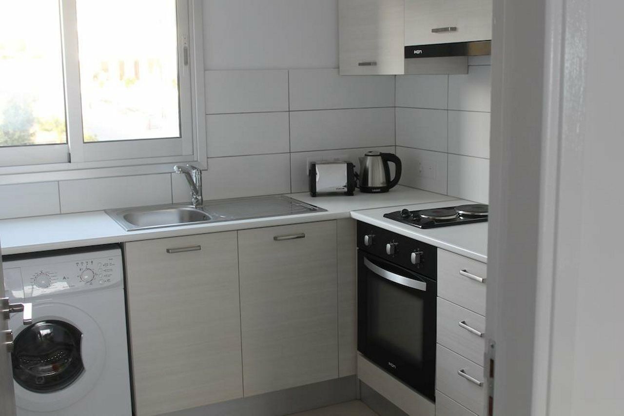 Anemos Apartments Limassol Bagian luar foto